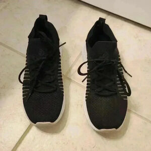 Ryderwear Black/White Slip On Breathable Sneakers Size 8.5